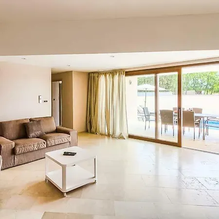 Sleeps 9 Pool Air Con Wifi Villa Mednjan