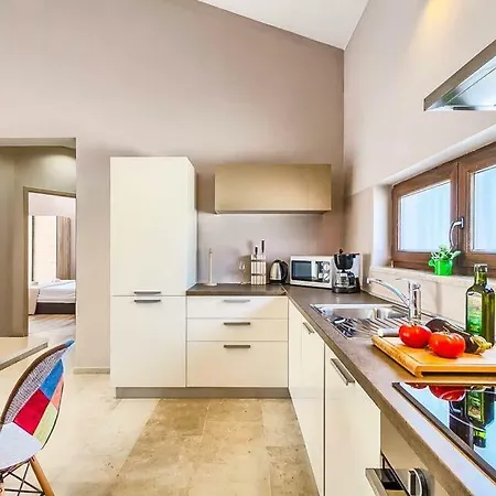 Sleeps 9 Pool Air Con Wifi Villa Mednjan