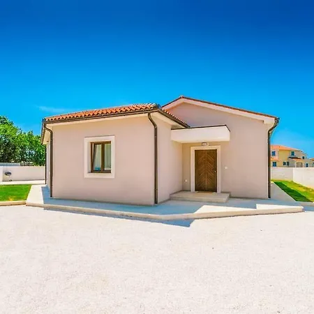 Sleeps 9 Pool Air Con Wifi Villa *